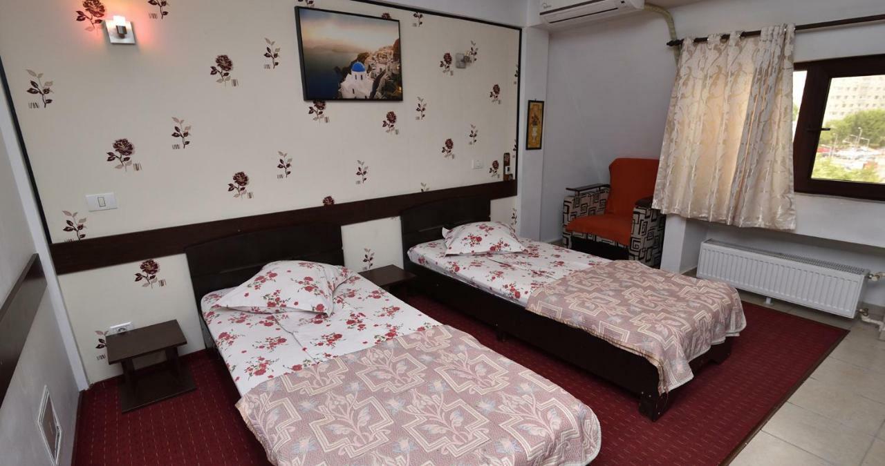 Hotel Taco Бухарест Экстерьер фото