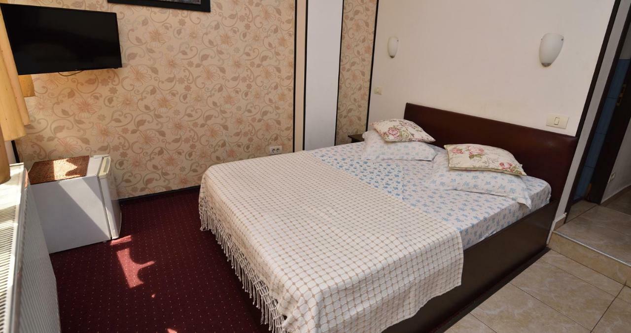 Hotel Taco Бухарест Экстерьер фото